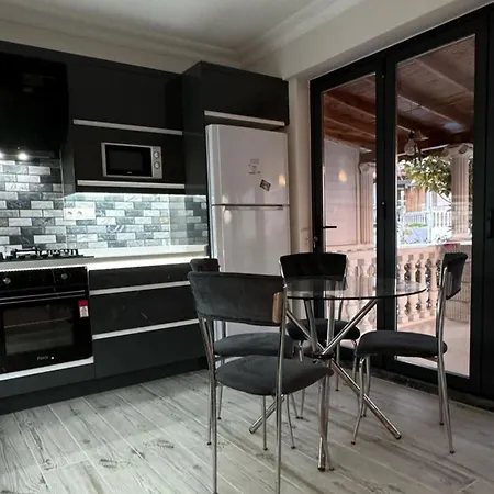 Feriehus Cheerful 4 Bed With Pool 5 Mints 2